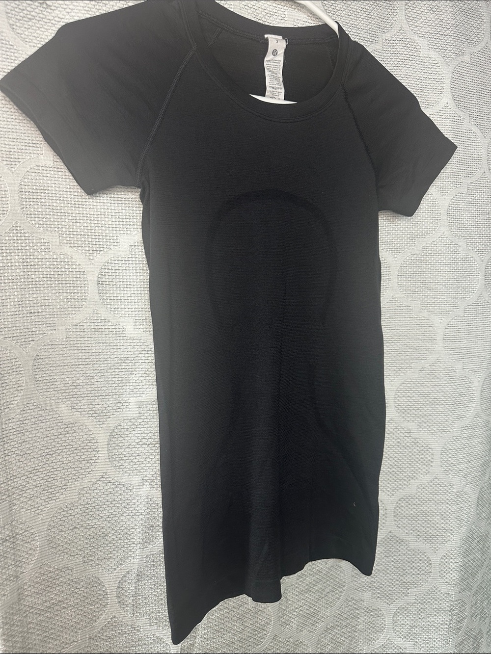 Lululemon Swiftly Tech Short Sleeve Shirt 2.0 Black Athletic Tee Women's 2 - Picture 3 of 6